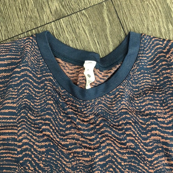 Lululemon Train to Be Short Sleeve Shirt - Picture 4 of 5